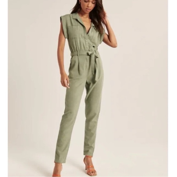 Abercrombie & Fitch Pants - Abercrombie & Fitch Button-Up Utility Jumpsuit in Olive Green size small